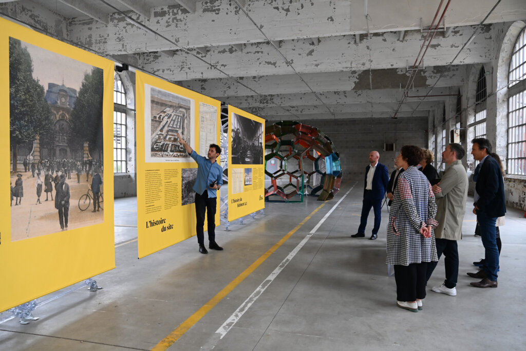 Exposition de préfiguration de la Galerie nationale du design en 2023, visite du comité scientifique @ Jérôme Abou / Saint-Étienne Métropole